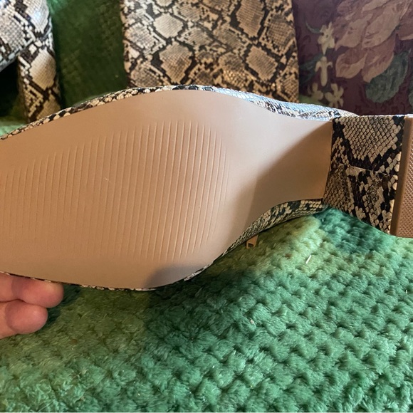 LADIES SNAKE BOOTS - Picture 4 of 6